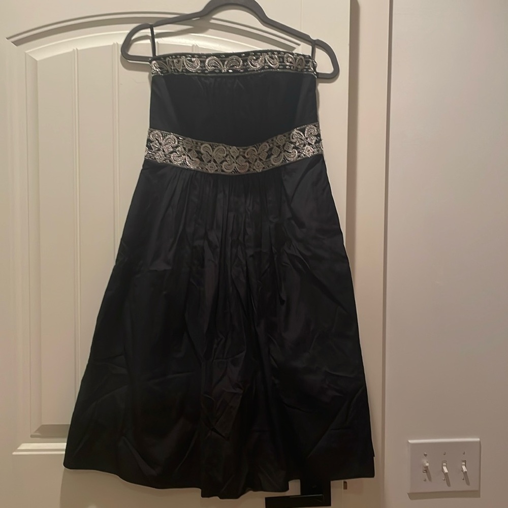 Great little black dress. Banana republic black strapless dress. Size 6.